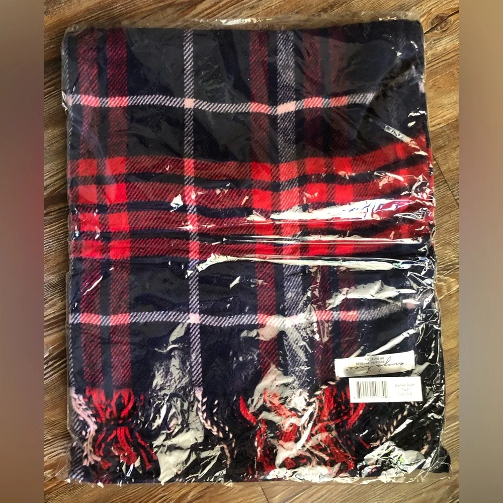 NWT. Evy’s Tree Navy & Red Plaid Blanket Scarf- OS